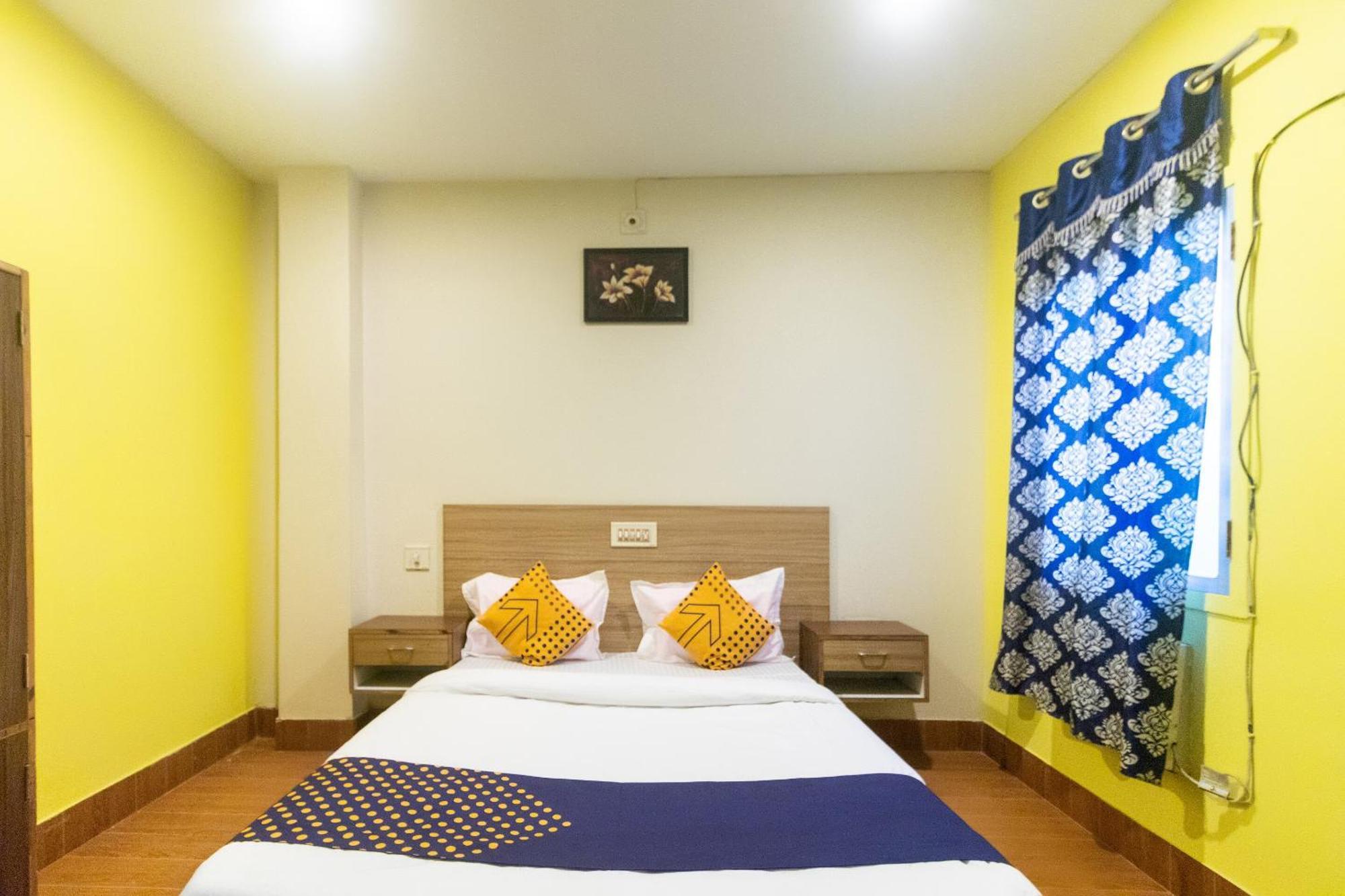 Spot On Prabir Residency Inn Urāli Eksteriør bilde
